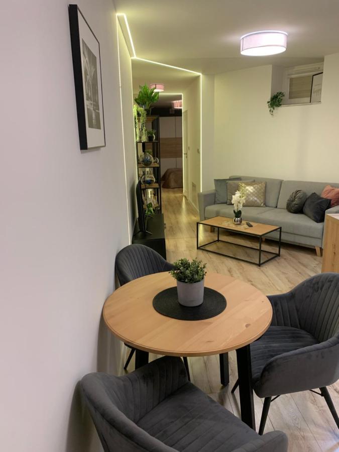 Moderno Apartament Краків Екстер'єр фото